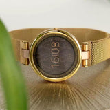 Smartwatch Oozoo Q00409 με χρυσό ατσάλινο μπρασελέ και χρυσή κάσα.