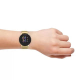 Smartwatch Oozoo Q00121 με χρυσό ατσάλινο μπρασελέ και χρυσή κάσα.