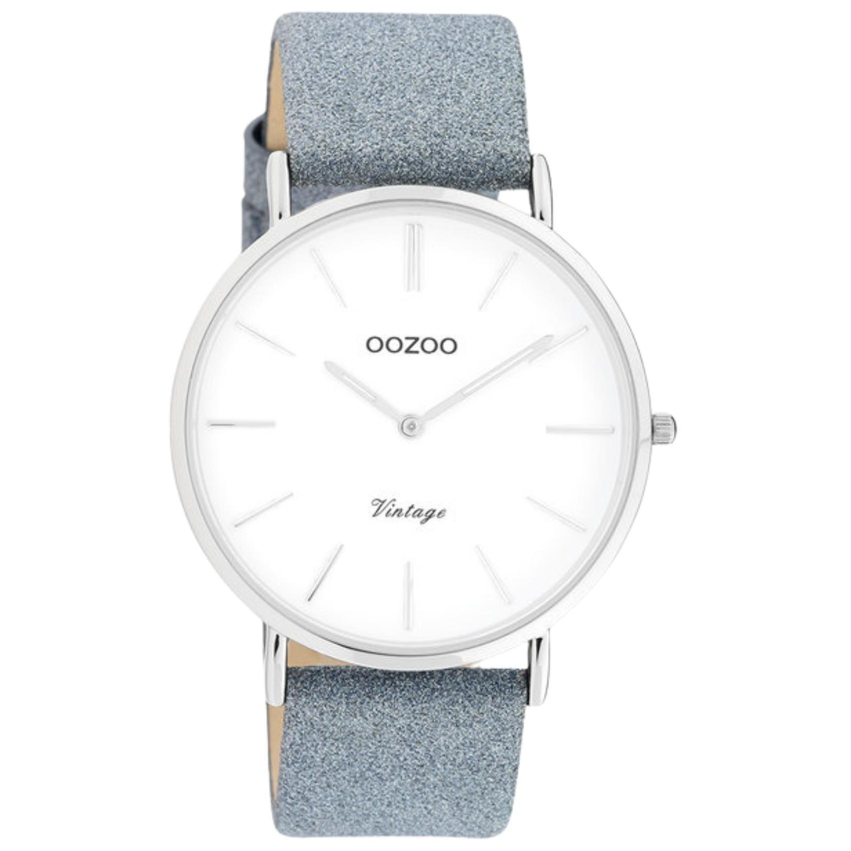 Στρογγυλό ρολόι Oozoo Vintage C20147 με μπλε δερμάτινο λουράκι,άσπρο καντράν διαμέτρου 43mm και μηχανισμό μπαταρίας quartz.
