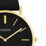 Στρογγυλό ρολόι Oozoo Vintage C20181 με μαύρο δερμάτινο λουράκι,μαύρο καντράν διαμέτρου 36mm και μηχανισμό μπαταρίας quartz.