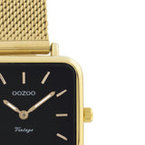 Τετράγωνο ρολόι Oozoo Vintage C20264 με χρυσό ατσάλινο μπρασελέ,μαύρο καντράν 26x26mm και μηχανισμό μπαταρίας quartz.