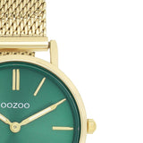 Ρολόι Oozoo Vintage C20297 με χρυσό ατσάλινο μπρασελέ,πράσινο καντράν διαμέτρου 28mm και μηχανισμό μπαταρίας quartz.