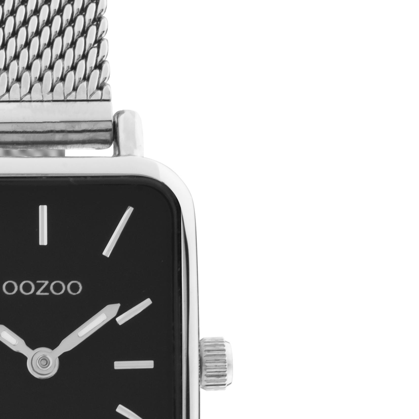 Τετράγωνο ρολόι Oozoo Vintage C20267 με ασημί ατσάλινο μπρασελέ,μαύρο καντράν διαστάσεων 21x26mm και μηχανισμό μπαταρίας quartz.
