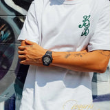 Ρολόι Casio G-SHOCK GD-010-1ER με μαύρο καουτσούκ λουράκι και ψηφιακό καντράν, 54,9mm-φορεμένο