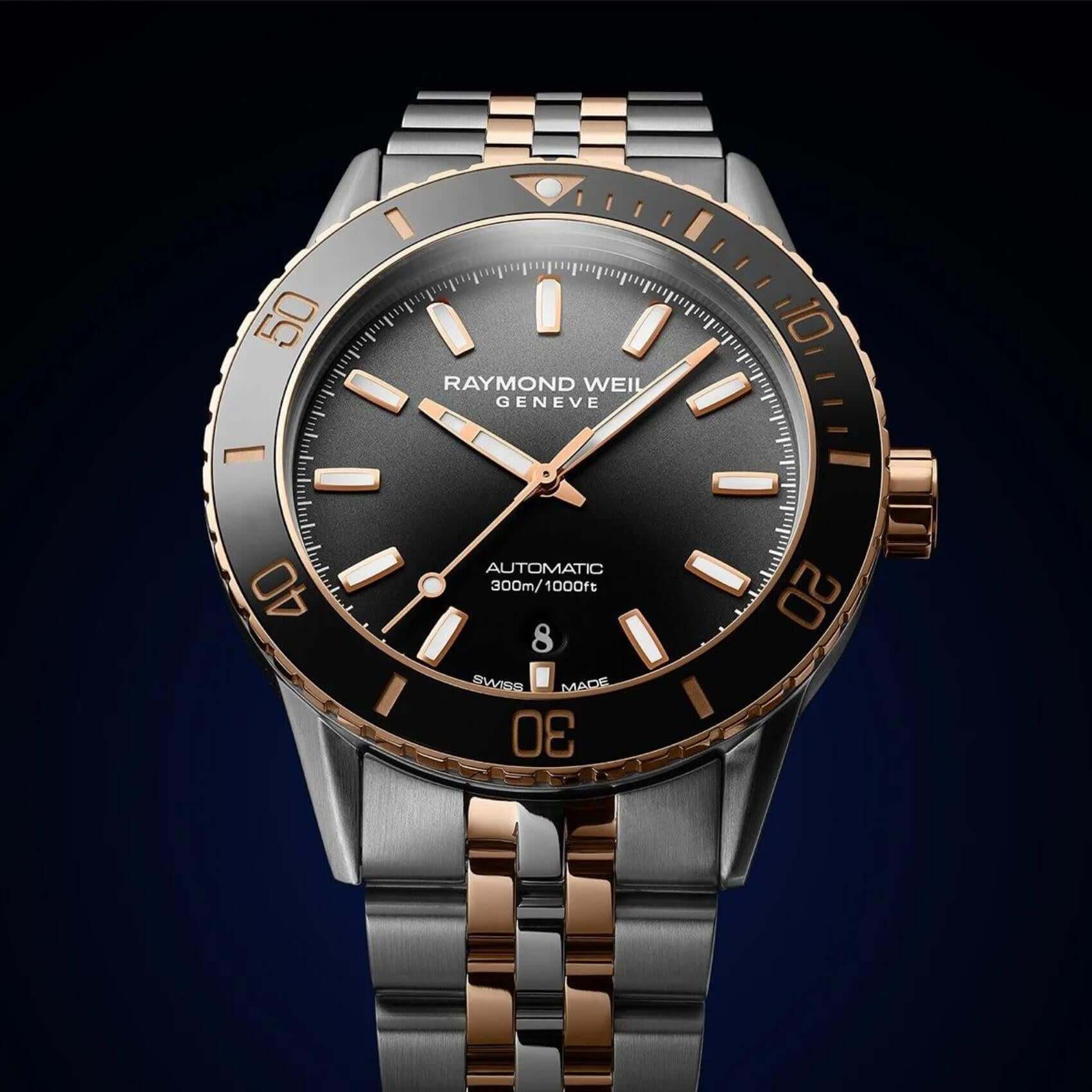 Raymond Weil Freelancer 2775-S51-20051 Diver αυτόματο με δίχρωμο ασημί-ροζ χρυσό ατσάλινο μπρασελέ και μαύρο καντράν διαμέτρου 42mm.