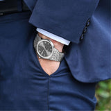 Ανδρικό ρολόι Raymond Weil Toccata 5585-ST-60001 με ασημί ατσάλινο μπρασελέ και μαύρο καντράν διαμέτρου 42mm.