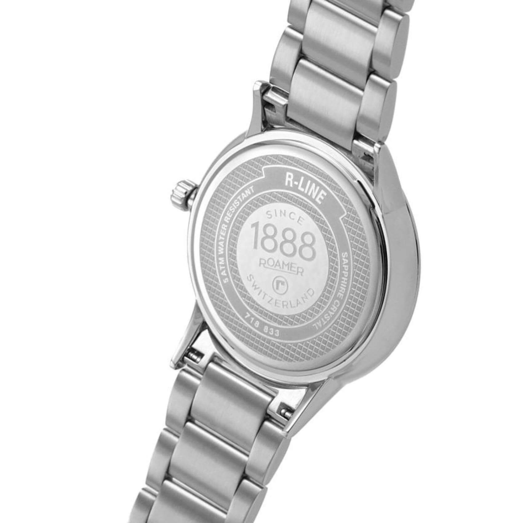 Ρολόι Roamer R Line Classic 718833-41-45-70 με ασημί μπρασελέ, μπλε καντράν με ημέρας-ημερομηνία και διάμετρο στεφανιού 43mm.