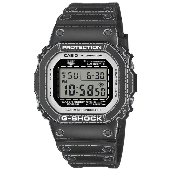 Ρολόι Casio G-Shock DW-5600RGM-1ER με μαύρο καουτσούκ λουράκι και γκρι ψηφιακό καντράν σε τετράγωνο σχήμα.
