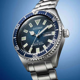 Καταδυτικό ρολόι Citizen Promaster Divers NY0129-58LE αυτόματο με ασημί ατσάλινο μπρασελέ και μπλε καντράν διαμέτρου 41mm.