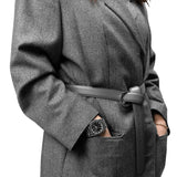 Ρολόι D1 Milano D1-PCBJ33 φορεμένο σε καρπό με μαύρο πολυκαρμπονικό μπρασελέ και κάσα Ø40.5 mm.