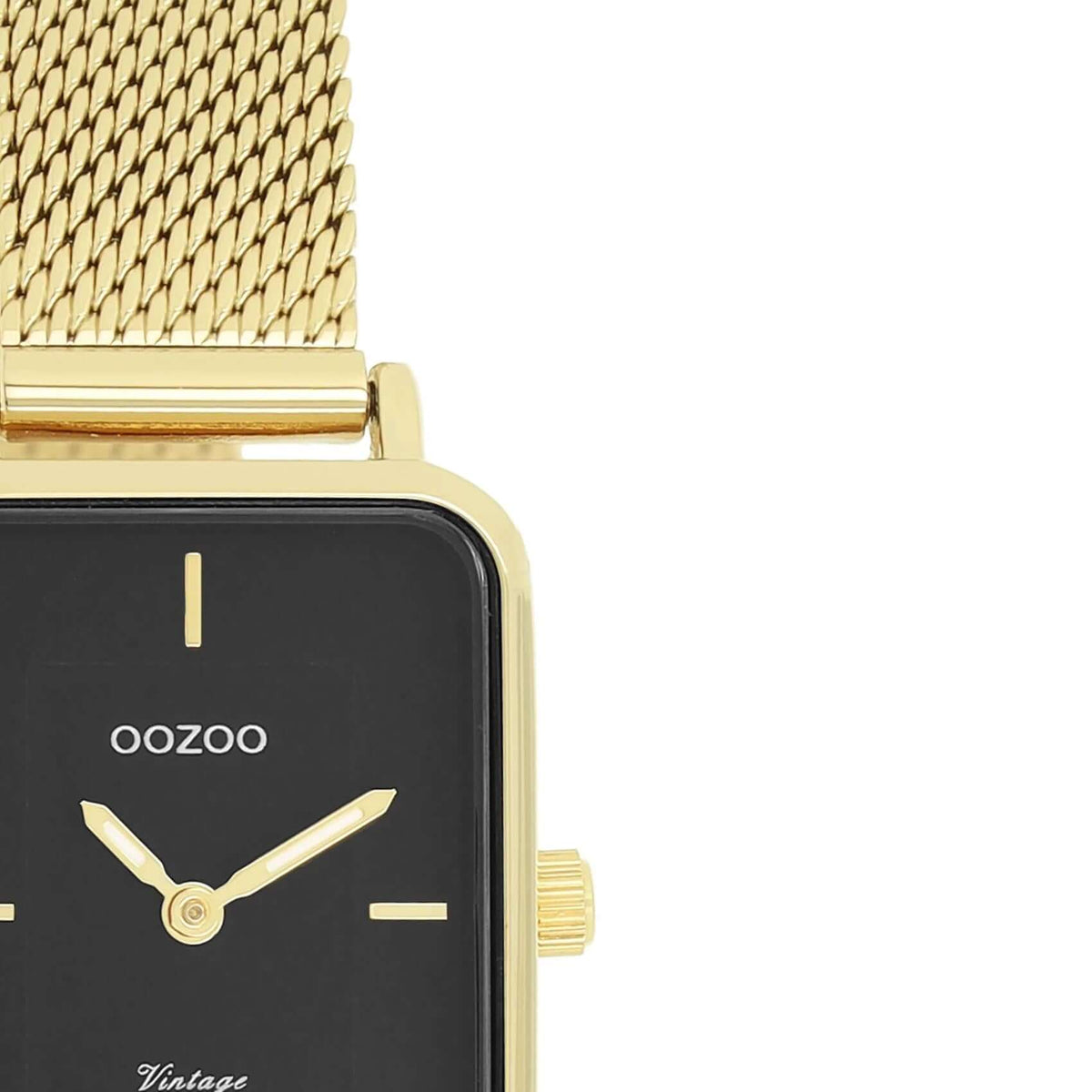 Τετράγωνο ρολόι Oozoo Vintage C20354 με χρυσό ατσάλινο μπρασελέ με μαύρο καντράν με τετράγωνη κάσα διαστάσεων 24x28mm.
