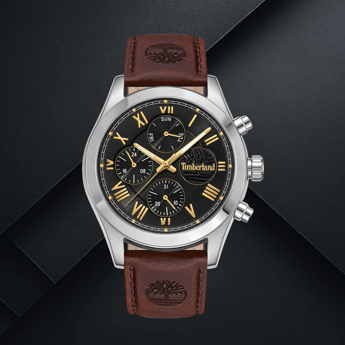 Timberland Ashmont TDWGF0082601 σε studio background με καφέ δερμάτινο λουράκι και μαύρο καντράν.