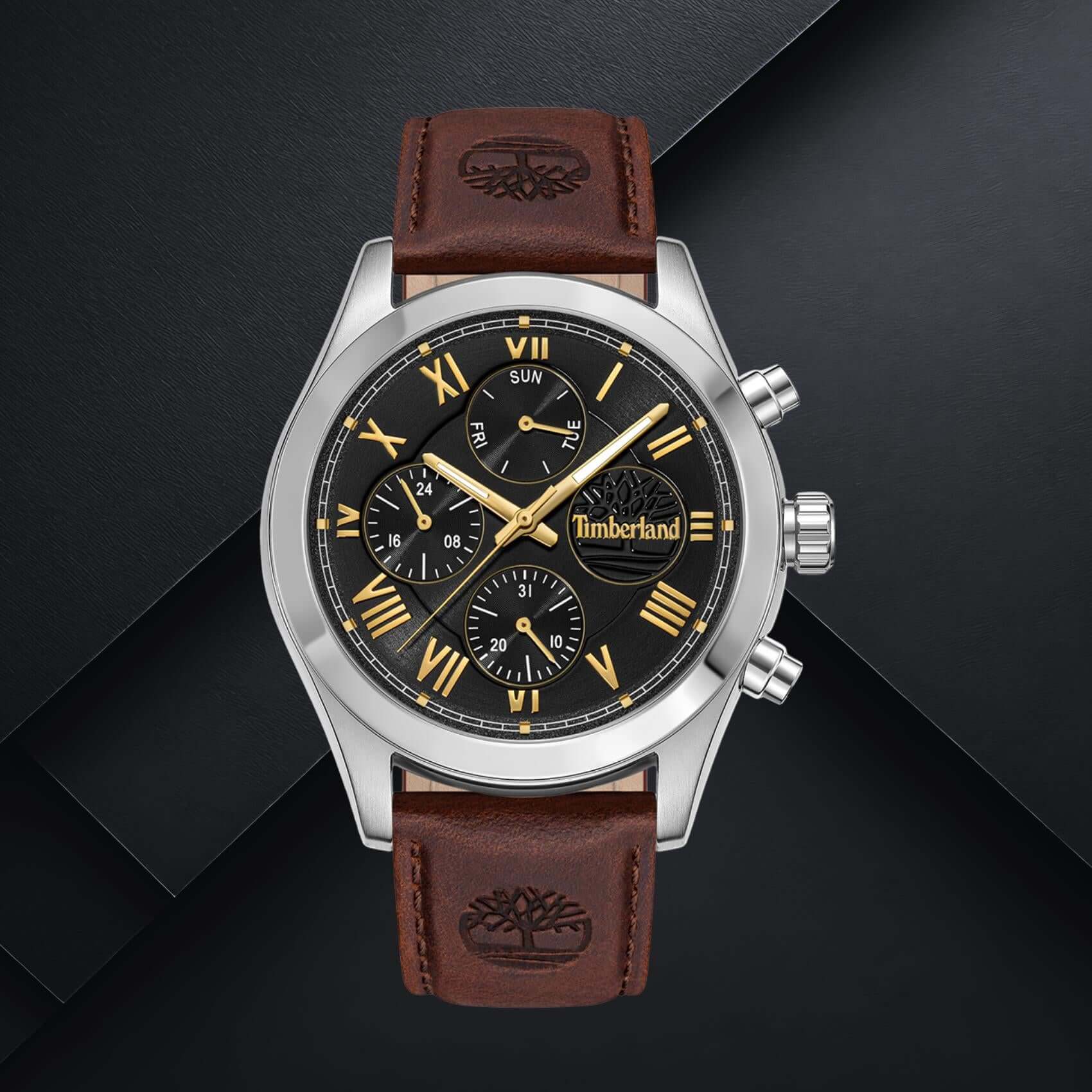 Timberland Ashmont TDWGF0082601 σε studio background με καφέ δερμάτινο λουράκι και μαύρο καντράν.