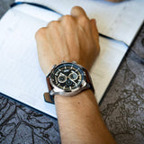 Ανδρικό ρολόι Timberland Callahan TDWGF2102602 χρονογράφος με καφέ δερμάτινο λουράκι και μπλε καντράν διαμέτρου 46mm με ένδειξη ημέρας-ημερομηνίας.
