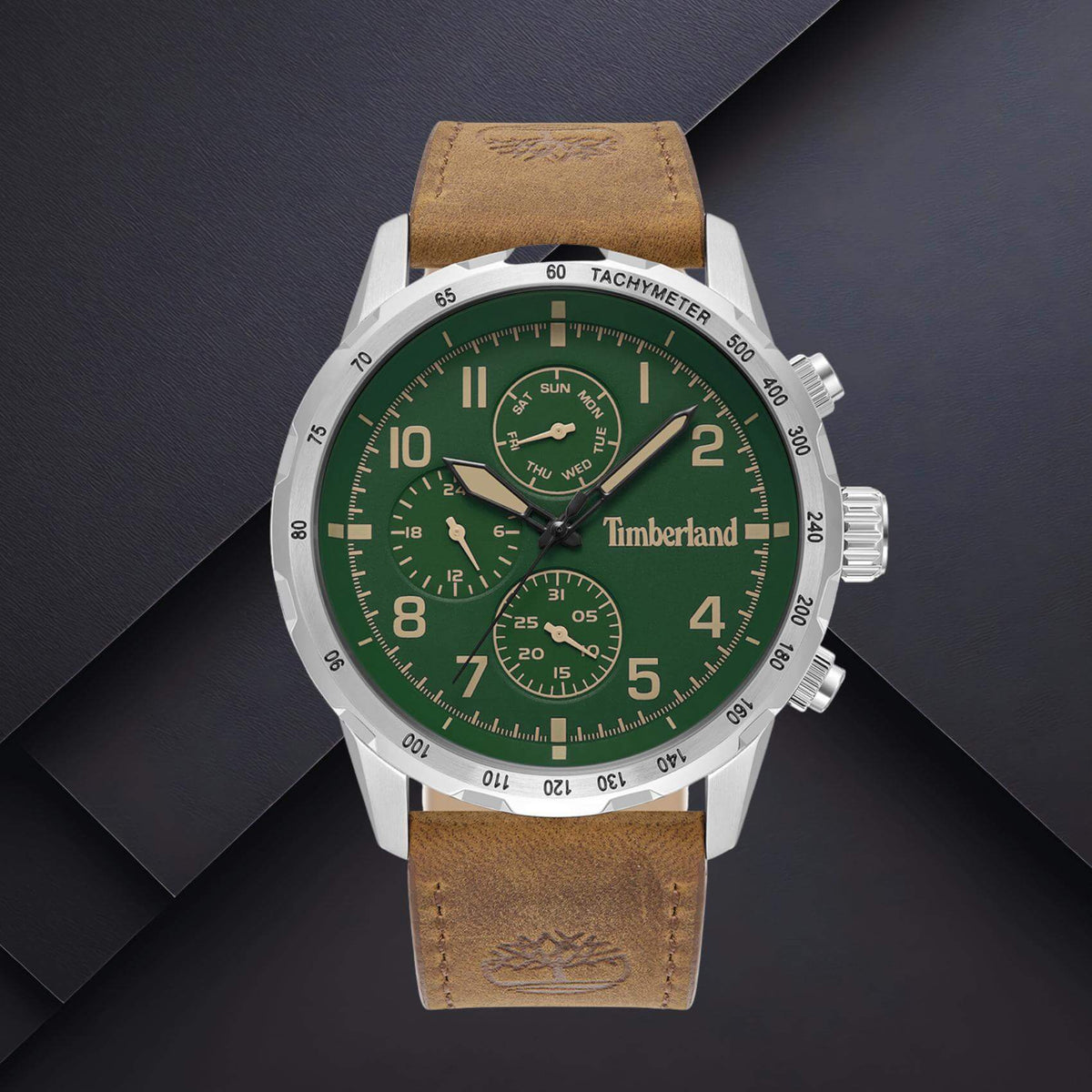 Timberland Campton TDWGF0055402 σε studio background με ταμπά δερμάτινο λουράκι και πράσινο καντράν.