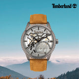 Ανδρικό ρολόι Timberland Colchester TDWJA2000902 με ταμπά δερμάτινο λουράκι και ασημί καντράν διαμέτρου 44mm.