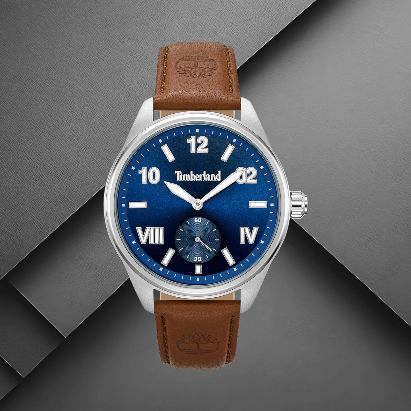 Timberland Fern Row TDWGA0083501 σε studio background με καφέ δερμάτινο λουράκι και μπλε καντράν.