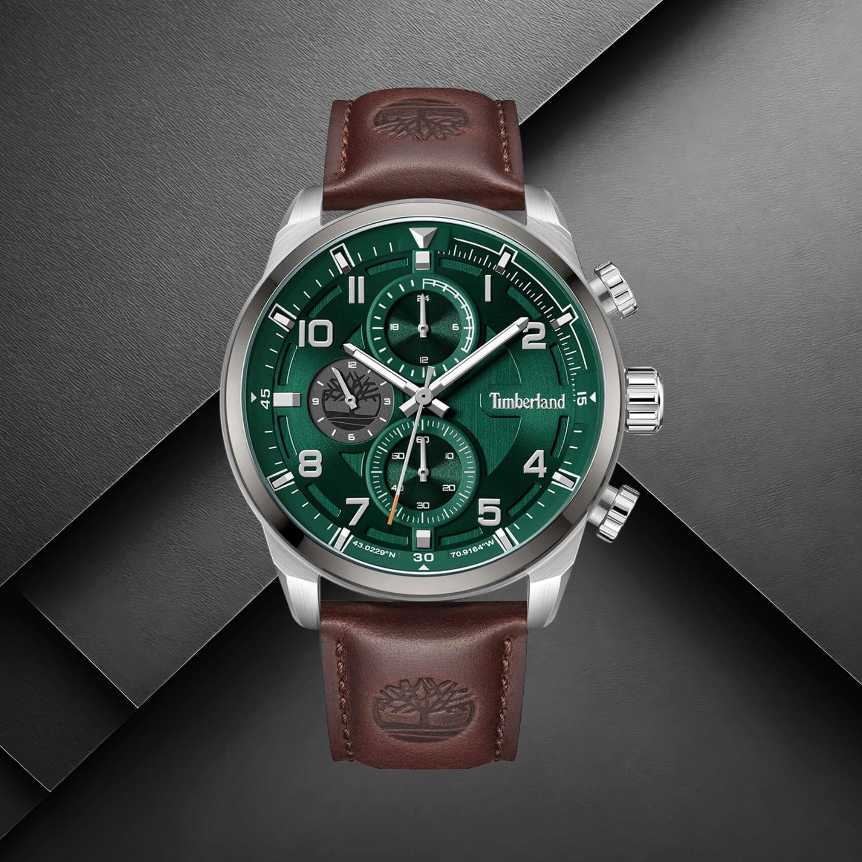 Timberland Henniker II TDWGF2201101M με καφέ δερμάτινο λουράκι και πράσινο καντράν.