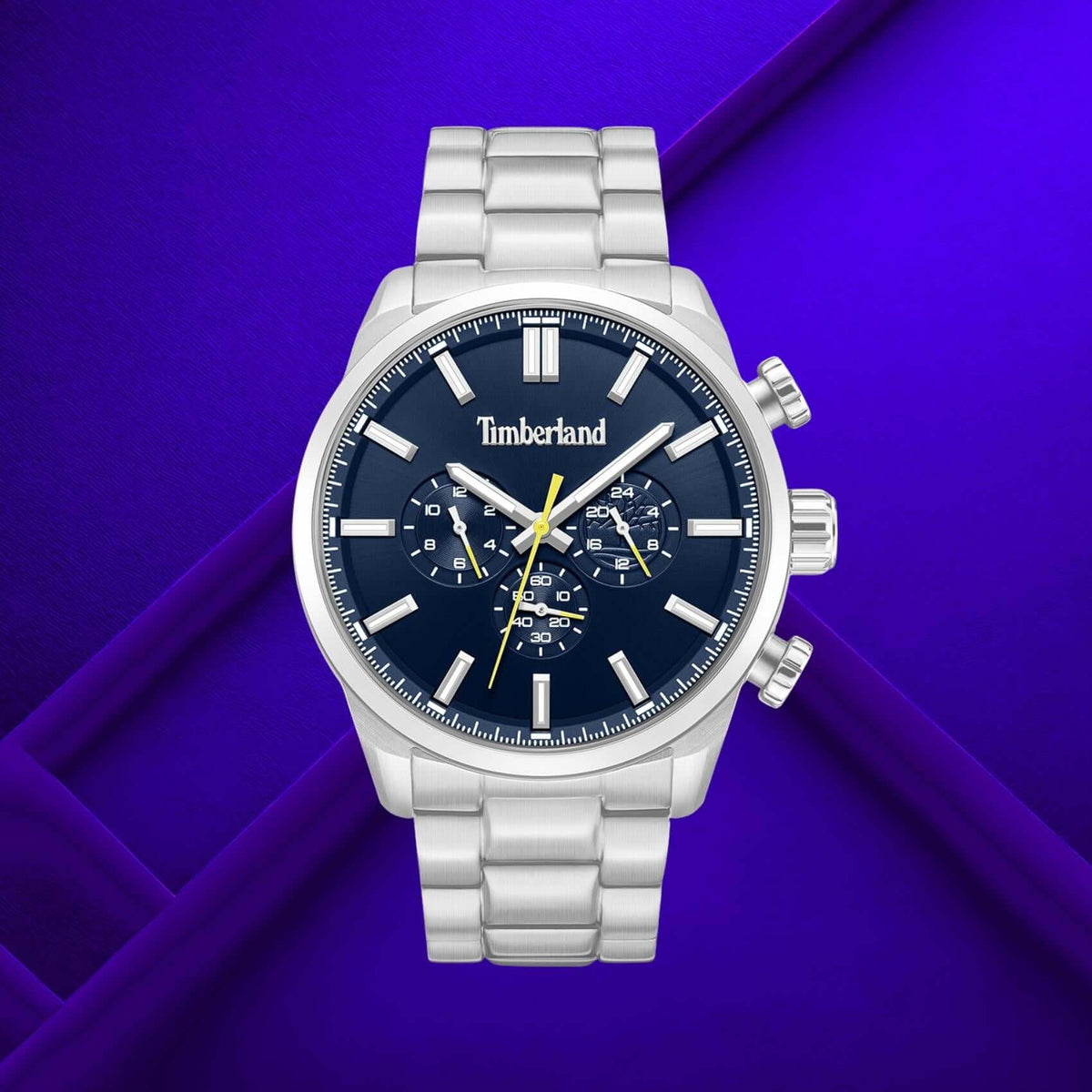 Timberland Henniker II TDWGK0095301 σε studio background με ασημί ατσάλινο μπρασελέ και μπλε καντράν.