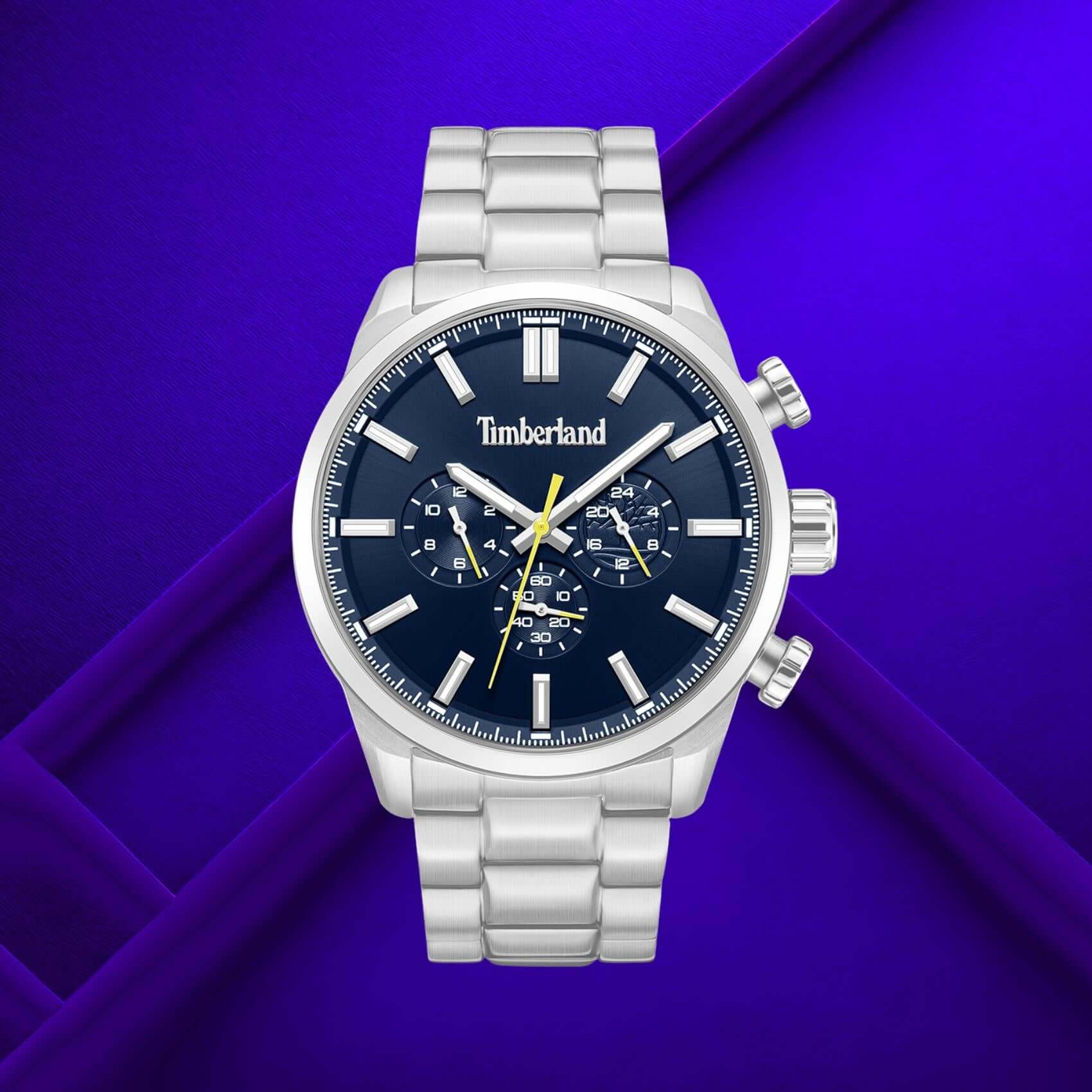 Timberland Henniker II TDWGK0095301 σε studio background με ασημί ατσάλινο μπρασελέ και μπλε καντράν.