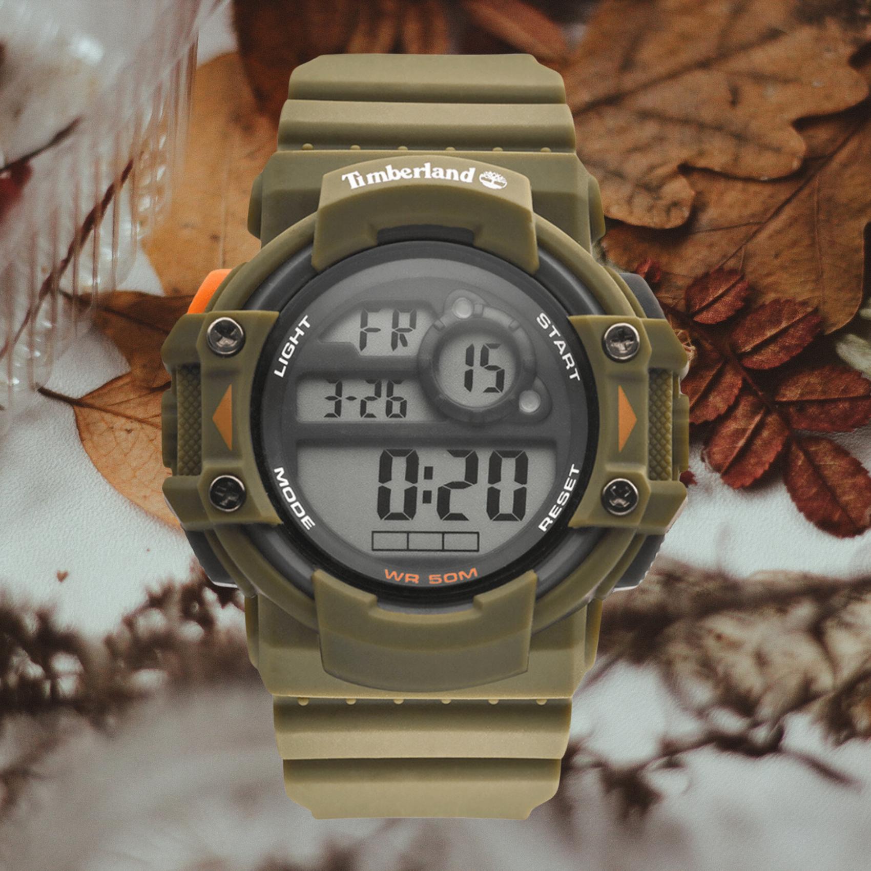 Ανδρικό ρολόι Timberland Mackworth TDWGP2101303 με χακί καουτσούκ λουράκι και ψηφιακό καντράν διαμέτρου 54mm.