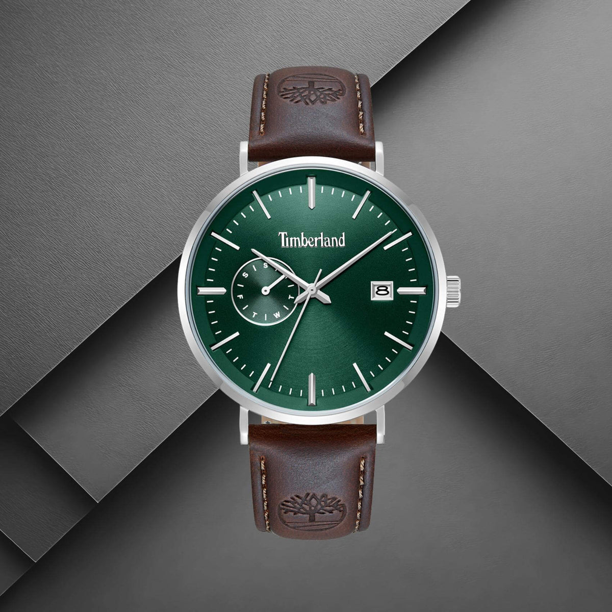 Timberland Rangeley TDWGF0094502 σε studio background με καφέ δερμάτινο λουράκι και πράσινο καντράν.