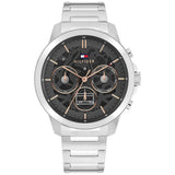 Ανδρικό ρολόι Tommy Hilfiger Henry 1710683 με ασημί ατσάλινο μπρασελέ και μαύρο καντράν διαμέτρου 43mm.