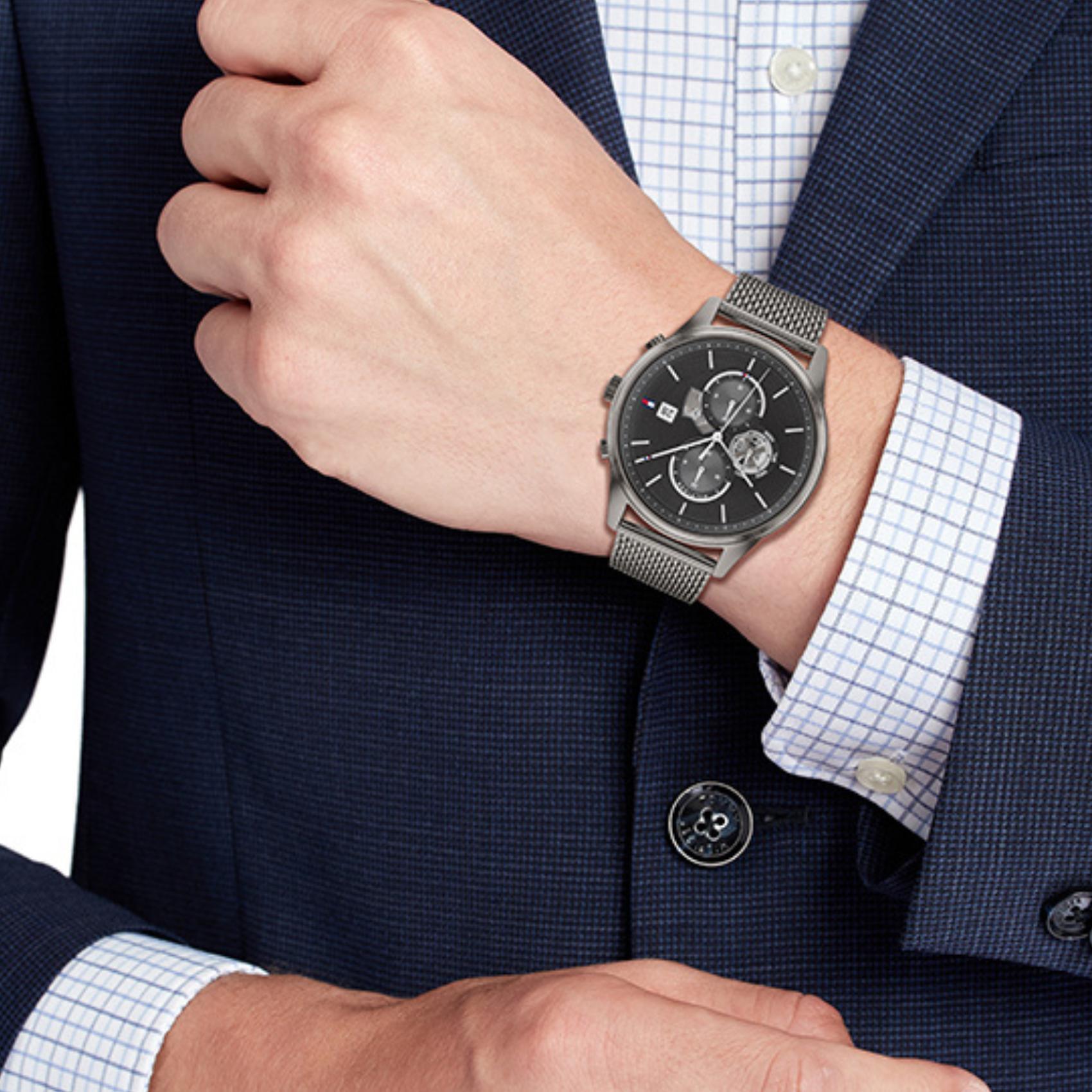 Αντρικό ρολόι Tommy Hilfiger Ryder 1710506 με γκρι ατσάλινο μπρασελέ και γκρι καντράν διαμέτρου 44mm.