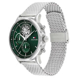 Αντρικό ρολόι Tommy Hilfiger Stewart 1710608 που συνδυάζει ασημί ατσάλινο μπρασελέ και πράσινο καντράν διαμέτρου 44mm.