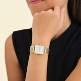 Γυναικείο ρολόι Rosefield Boxy White Gold QWSG-Q09 με χρυσό ατσάλινο μπρασελέ, καντράν σε άσπρο χρώμα και τετράγωνο σχήμα μεγέθους 26mmX28mm.