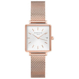 Γυναικείο ρολόι Rosefield Boxy XS QMWMRG-Q040 με ροζ χρυσό ατσάλινο μπρασελέ, καντράν σε άσπρο χρώμα και τετράγωνο σχήμα μεγέθους 22mmX24mm.