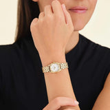 Γυναικείο ρολόι Rosefield Gemme Silver GWGSG-G02 με χρυσό ατσάλινο μπρασελέ, καντράν σε άσπρο χρώμα και οκτάγωνο σχήμα μεγέθους 21.5mmX27.5mm.