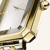 Ρολόι Rosefield Octagon OWSSSG-O48 με δίχρωμο ασημί-χρυσό ατσάλινο μπρασελέ και άσπρο καντράν σε οκτάγωνο σχήμα μεγέθους 23mmX29mm.