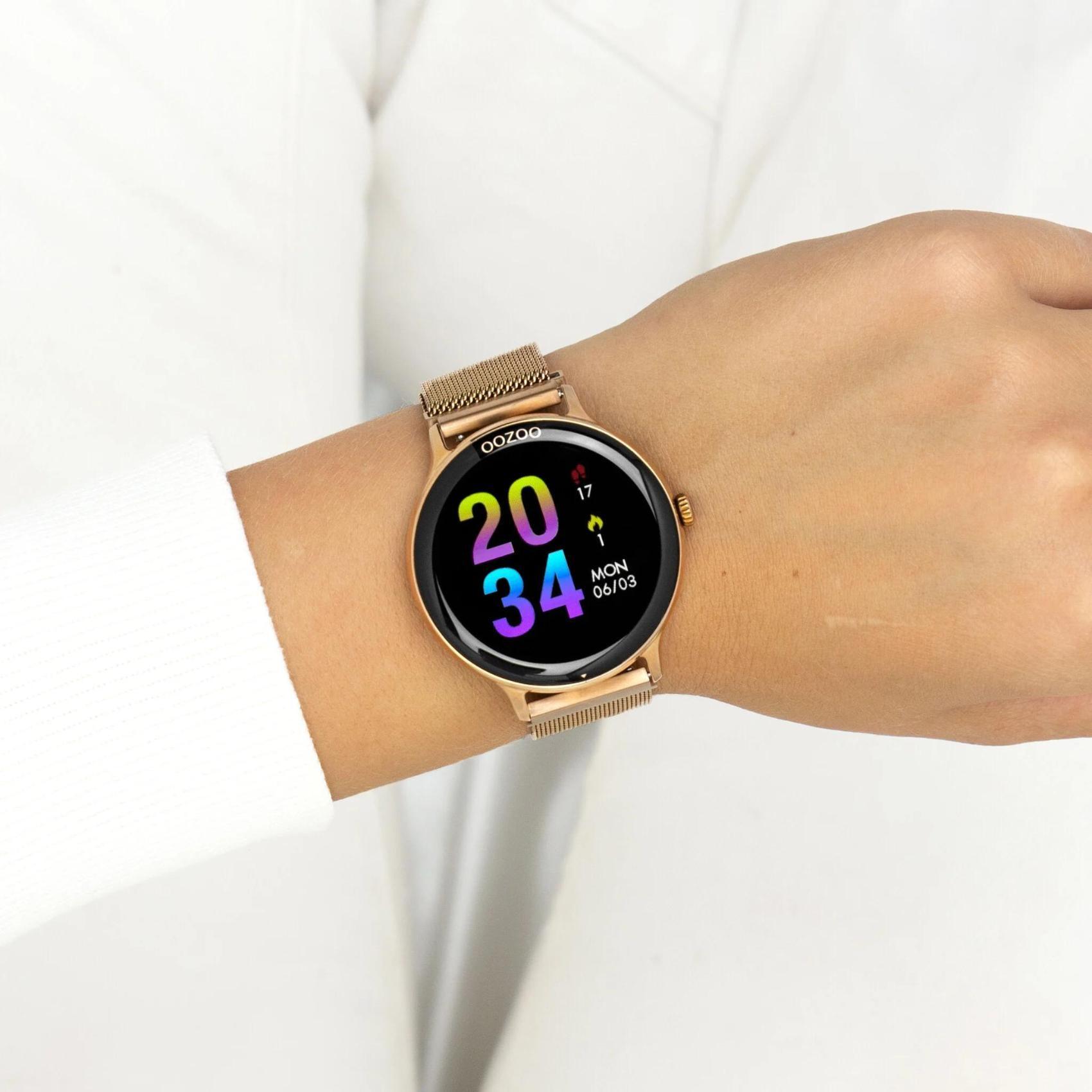 Smartwatch Oozoo Q00138 με με ροζ χρυσό ατσάλινο μπρασελέ.