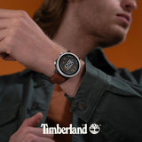 Το Smartwatch Timberland Trail Force S1 TDIGB0064501 φορεμένο με καφέ δερμάτινο λουράκι.