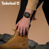Το Smartwatch Timberland Trail Force S1 TDIGB0064503 φορεμένο με ταμπά δερμάτινο λουράκι.
