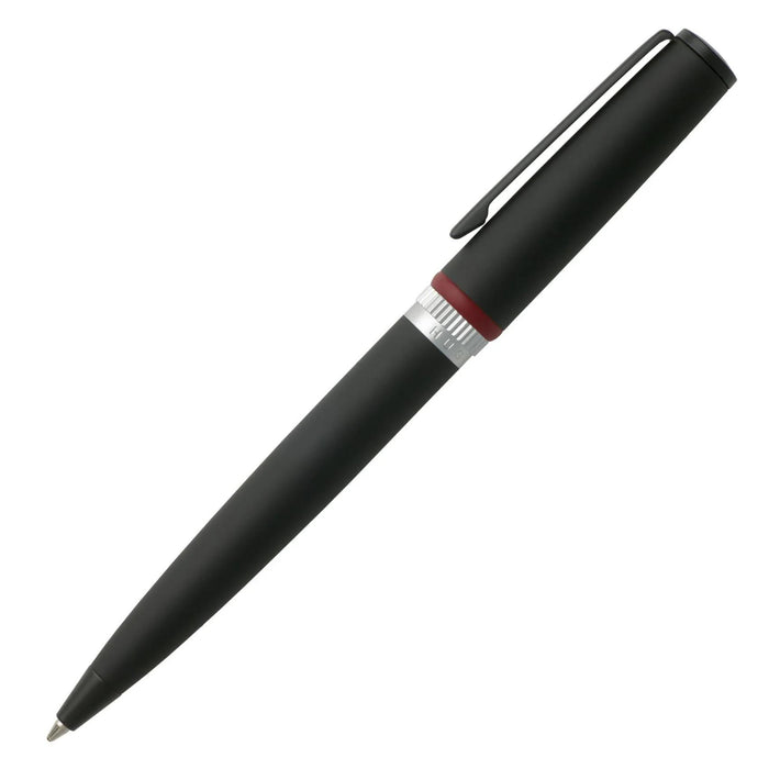Στυλό Hugo Boss HSG8024A Gear σε μαύρο χρώμα με ασημί λεπτομέρειες, σε καθαρή λήψη που αναδεικνύει την premium ποιότητα κατασκευής, το κομψό φινίρισμα και τις minimal γραμμές του σχεδιασμού.