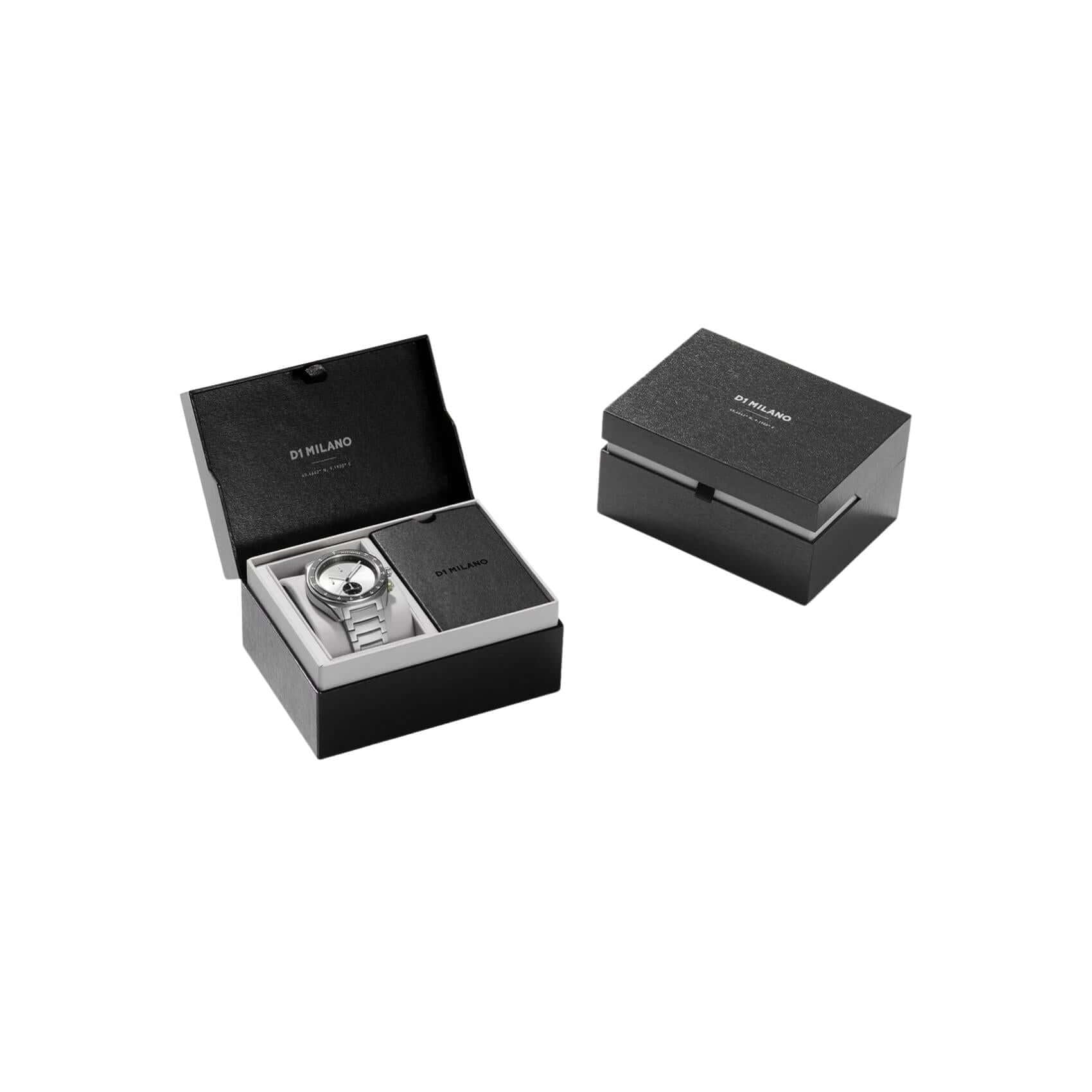 Συσκευασία ρολογιού D1 Milano Essential Chronograph D1-CHBJ20 με επίσημο κουτί D1 Milano, και πιστοποιητικό γνησιότητας.