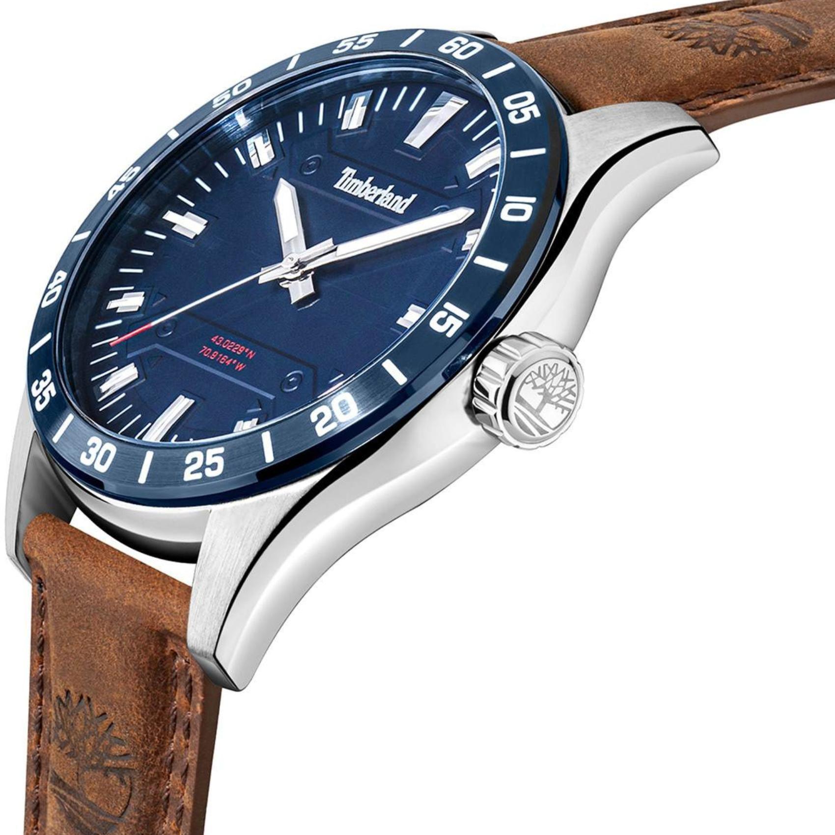 Αντρικό ρολόι Timberland Calverton TDWGA2201204 με καφέ δερμάτινο λουράκι και μπλε καντράν διαμέτρου 46mm.