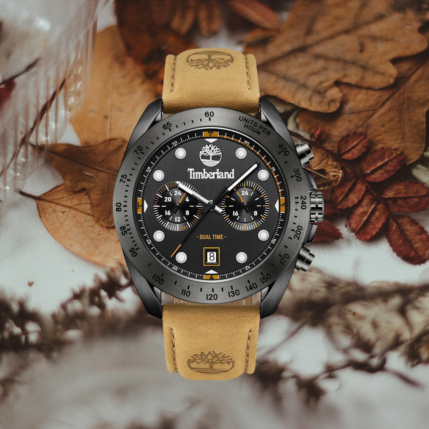 Αντρικό ρολόι Timberland Carrigan TDWGF2230501 χρονογράφος dual time με ταμπά δερμάτινο λουράκι και μαύρο καντράν διαμέτρου 44mm με ημερομηνία.