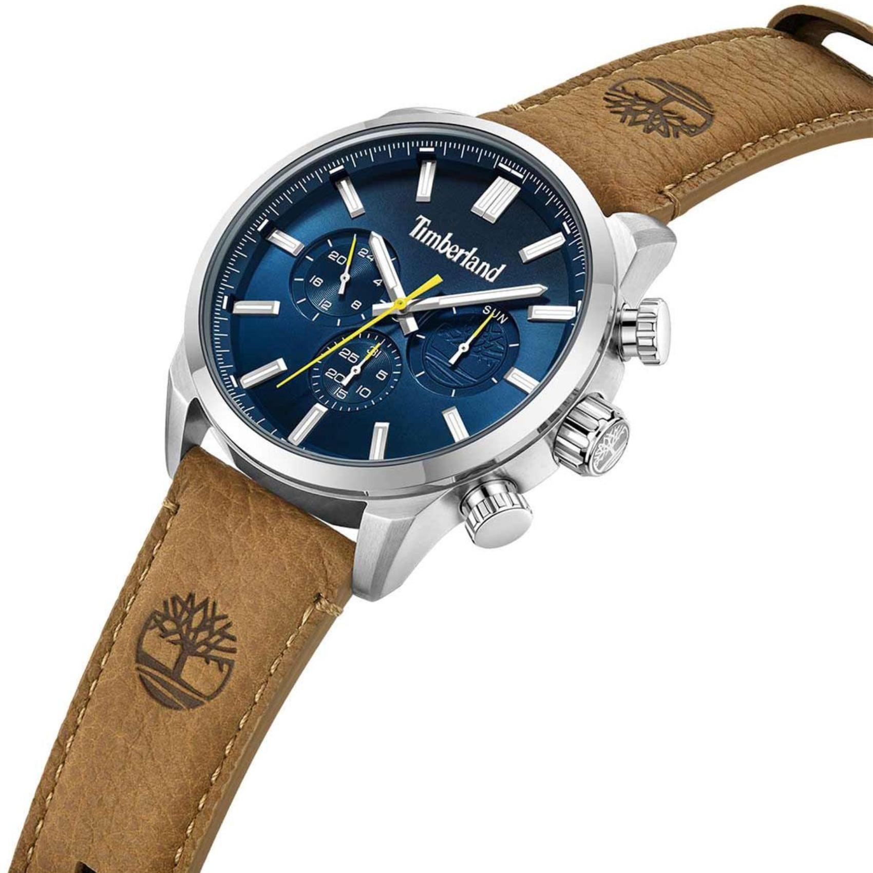 Αντρικό ρολόι Timberland Henniker II TDWGF0028702 με καφέ δερμάτινο λουράκι και μπλε καντράν διαμέτρου 46mm και ημέρα-ημερομηνία.