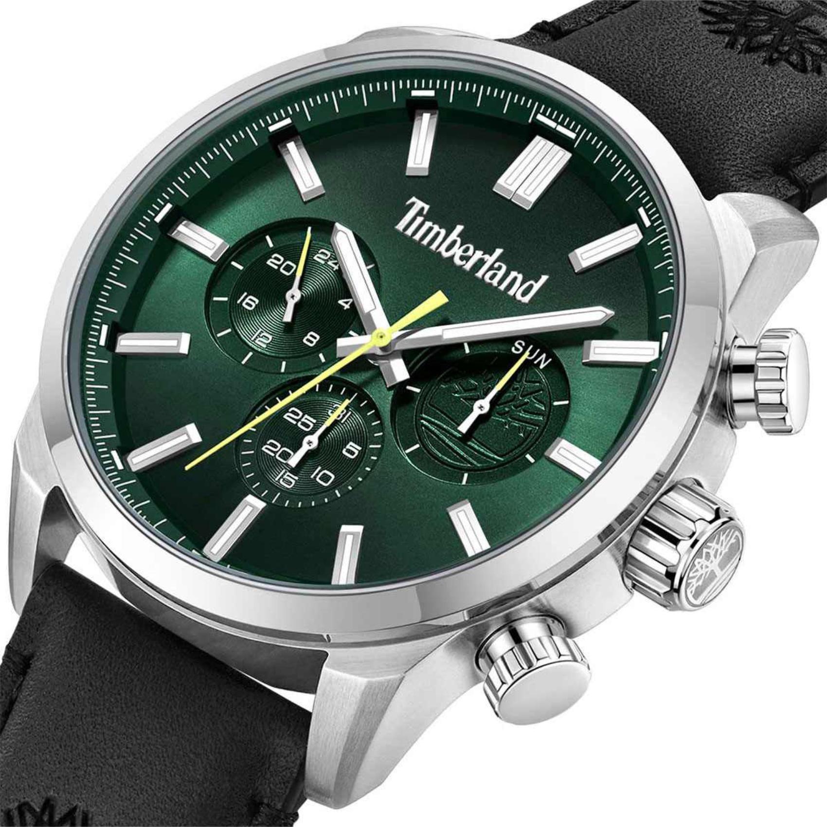 Αντρικό ρολόι Timberland Henniker II TDWGF0028703 με μαύρο δερμάτινο λουράκι και πράσινο καντράν διαμέτρου 46mm και ημέρα-ημερομηνία.