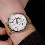 Αντρικό ρολόι Timberland Lindenwood TDWJF2001201 με χρονογράφο, ταμπά δερμάτινο λουράκι και άσπρο καντράν διαμέτρου 45mm.