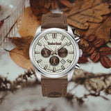Αντρικό ρολόι Timberland Northbridge TDWGF0009604 χρονογράφος με καφέ δερμάτινο λουράκι και μπεζ καντράν διαμέτρου 45mm.