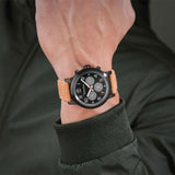 Αντρικό ρολόι Timberland Pancher TDWGF0028902 με ταμπά δερμάτινο λουράκι και μαύρο καντράν διαμέτρου 46mm με ημερομηνία και ημέρα.