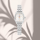 Tommy Hilfiger 1782872 γυναικείο ρολόι Norah με ασημί μπρασελέ, λευκό τετράγωνο καντράν 22mm και χρυσές λεπτομέρειες.