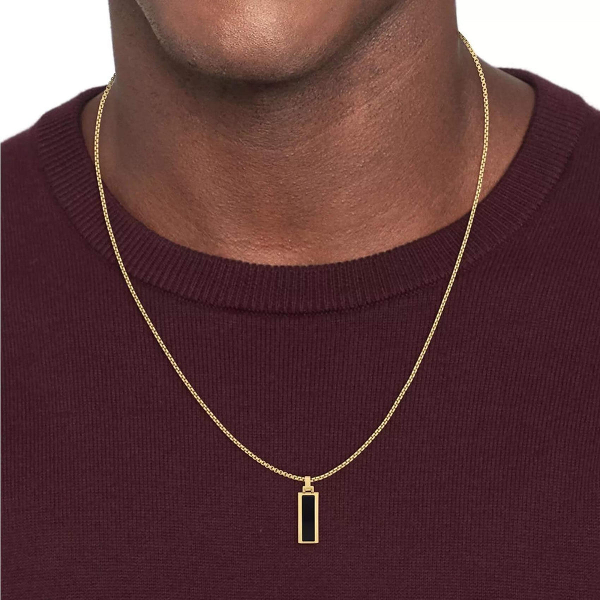 Ανδρικό κολιέ Tommy Hilfiger 2790541, με ορθογώνιο στοιχείο ενσωματομένο στην αλυσίδα κατασκευασμένο από χειρουργικό ατσάλι σε χρυσό χρώμα με μαύρο όνυχα.
