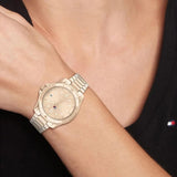 Γυναικείο ρολόι Tommy Hilfiger  Brooke 1782514 με ροζ χρυσό ατσάλινο μπρασελέ και ροζ χρυσό καντράν διαμέτρου 36mm με ημερομηνία.