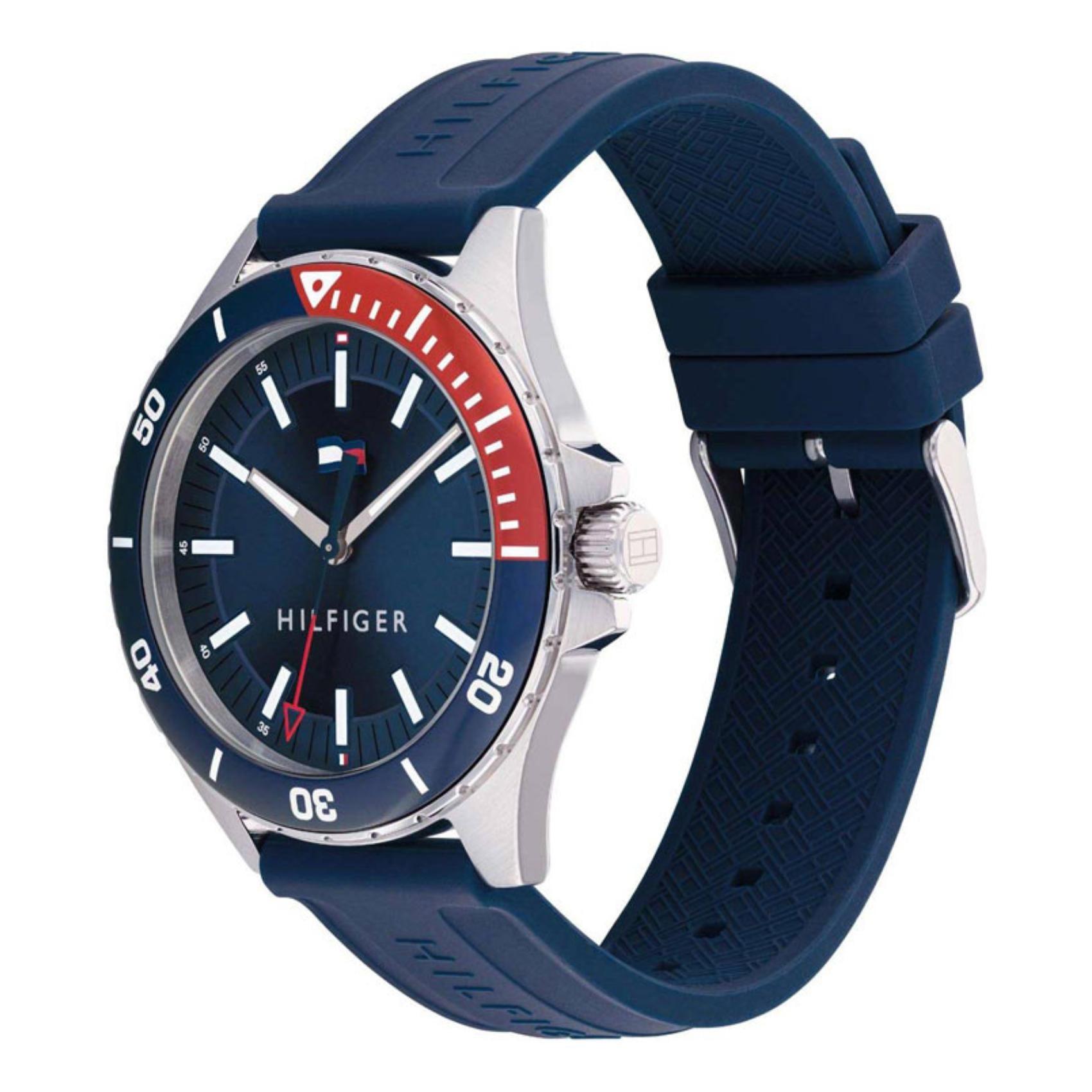 Ανδρικό ρολόι Tommy Hilfiger Logan 1792009 με μπλε καουτσούκ λουράκι και μπλε καντράν διαμέτρου 43mm.