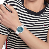 Γυναικείο ρολόι Tommy Hilfiger Naomi 1782475 με ασημί ατσάλινο μπρασελέ και μπλε καντράν διαμέτρου 37mm.